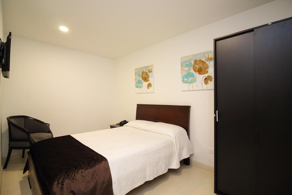 Hotel Casa Quinta Embajada โบโกตา ภายนอก รูปภาพ