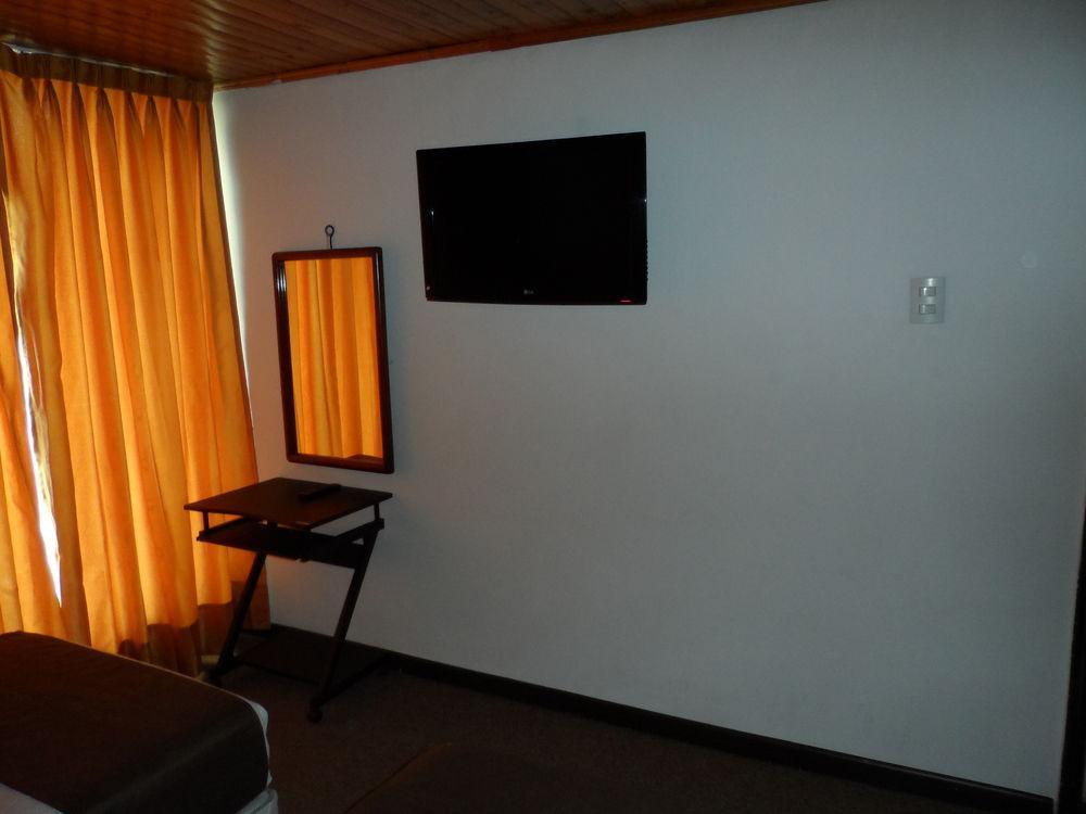 Hotel Casa Quinta Embajada โบโกตา ภายนอก รูปภาพ