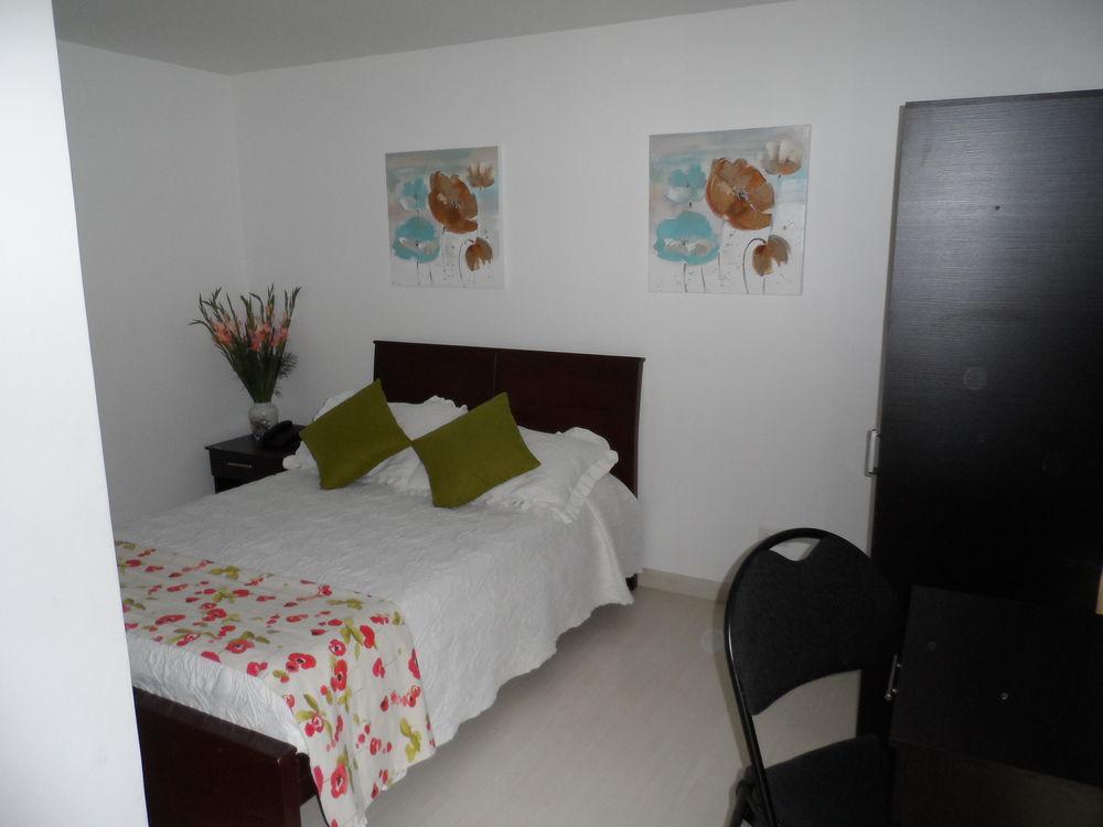 Hotel Casa Quinta Embajada โบโกตา ภายนอก รูปภาพ