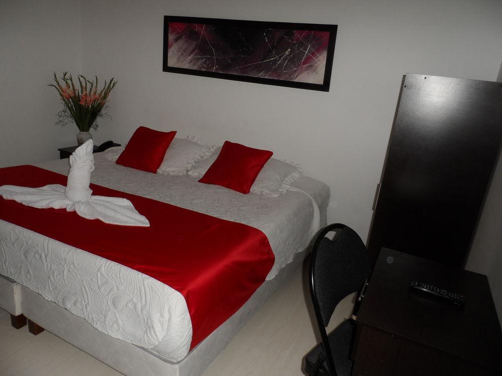 Hotel Casa Quinta Embajada โบโกตา ภายนอก รูปภาพ