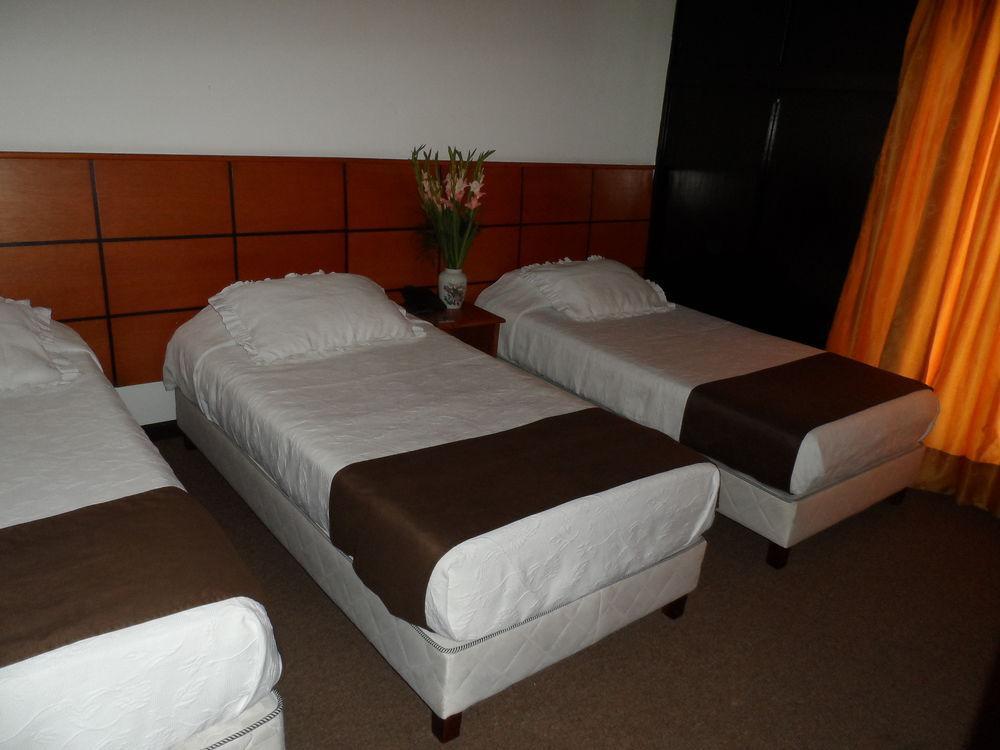 Hotel Casa Quinta Embajada โบโกตา ภายนอก รูปภาพ