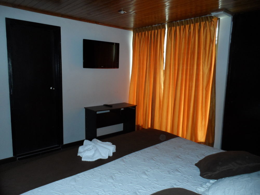Hotel Casa Quinta Embajada โบโกตา ภายนอก รูปภาพ