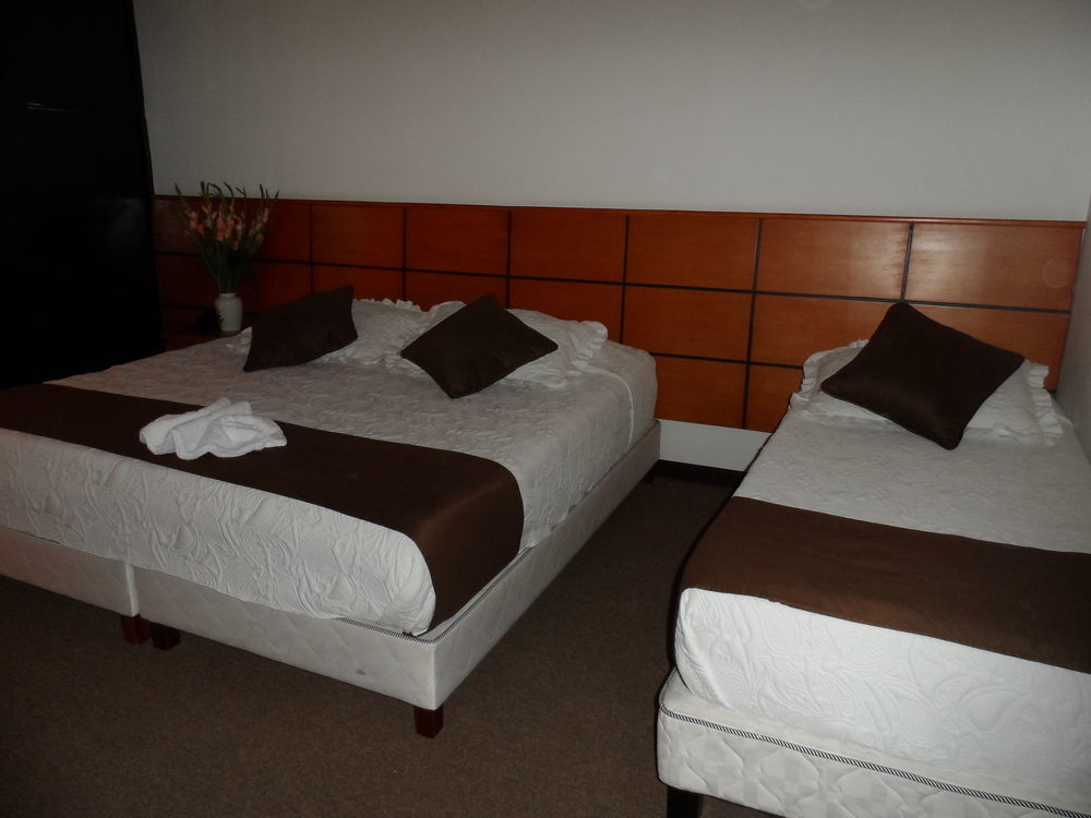Hotel Casa Quinta Embajada โบโกตา ภายนอก รูปภาพ